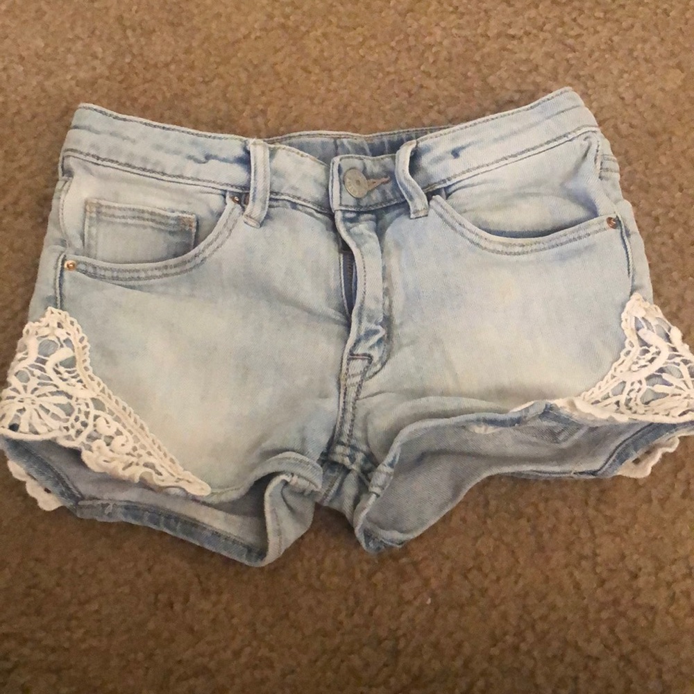 Jean shorts with lace detail